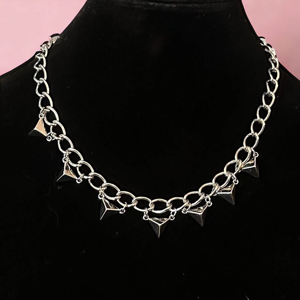 Bijoux Stella pyramid charm necklace and earrings set